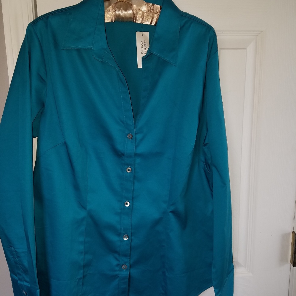 NWT Banana Republic Long Sleeve button down shirt